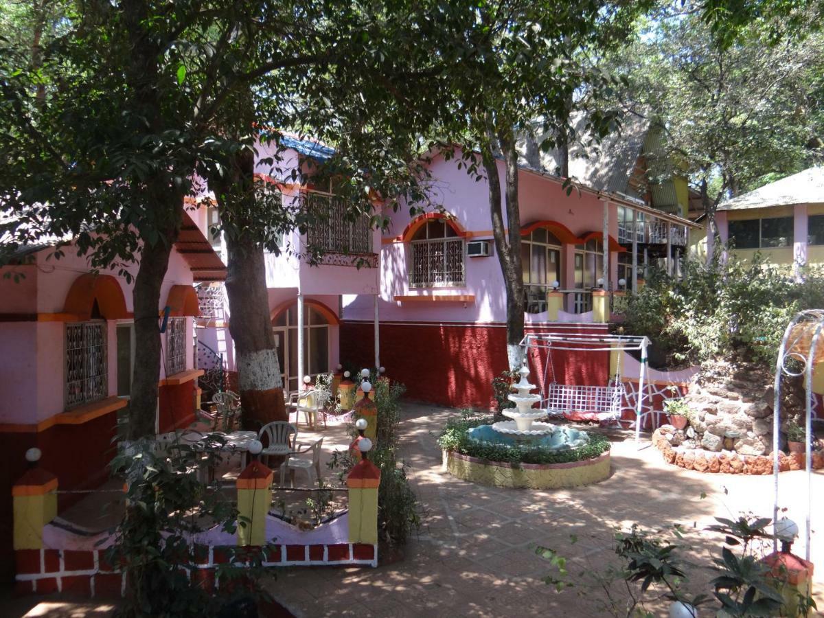 Green Hill Resort Matheran Buitenkant foto