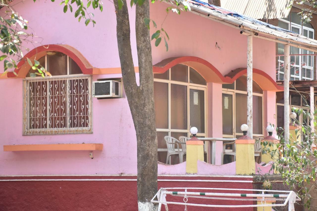 Green Hill Resort Matheran Buitenkant foto